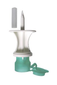 RW-026 Plastic Medical Non-vented IV Spike with Snap Cap and Filter product image
